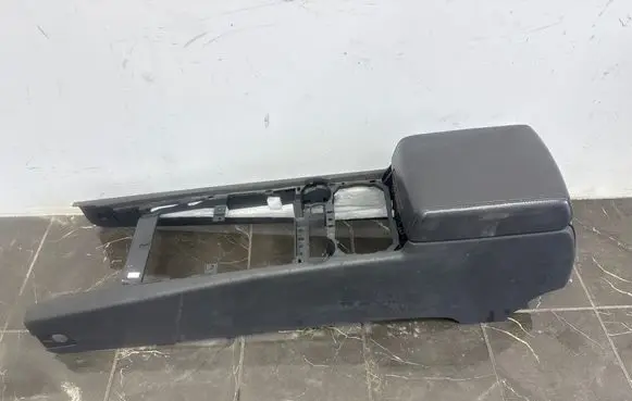 Volkswagen Touareg I Center console 7L6863243L