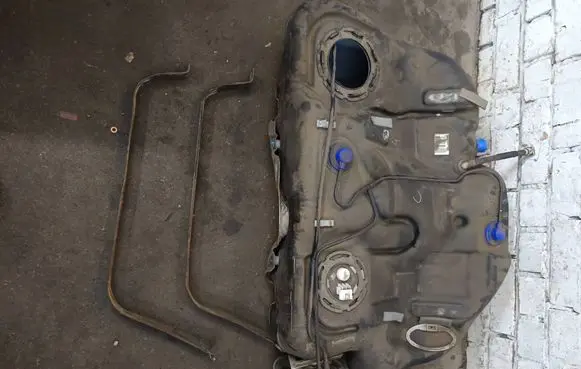 Opel Insignia A Fuel tank 