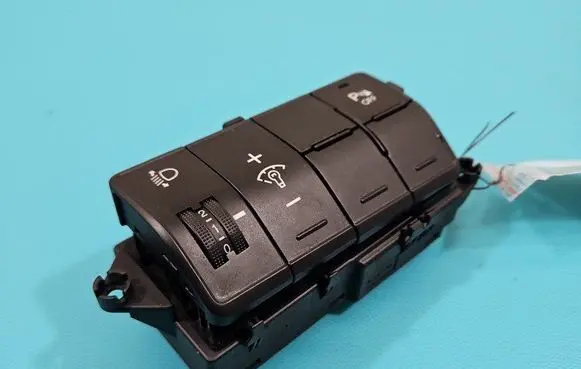Hyundai i30 Seat control switch 39Y1AB-1100 IMPRK1460767