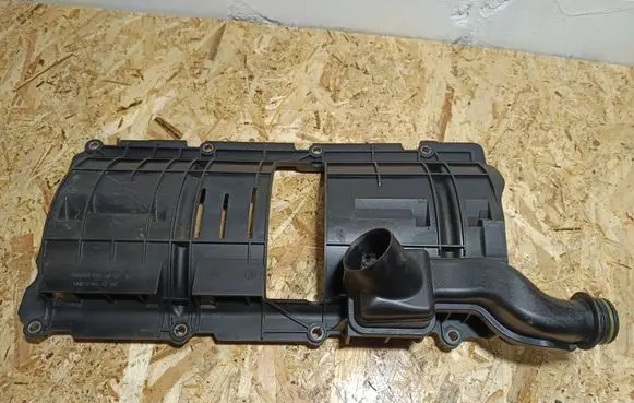 Mercedes-Benz CLS C218 X218 other engine part A2781800751