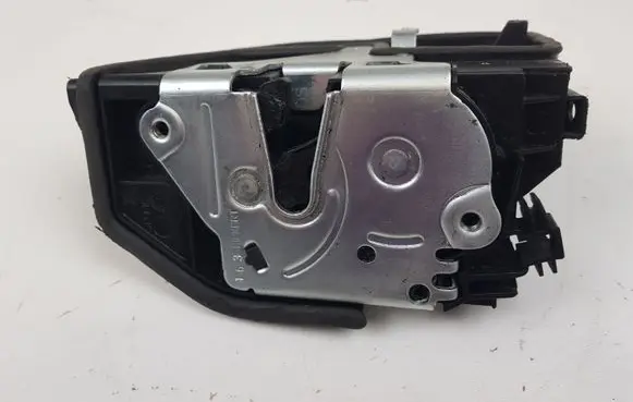 BMW Z4 E89 Front door lock 7202145