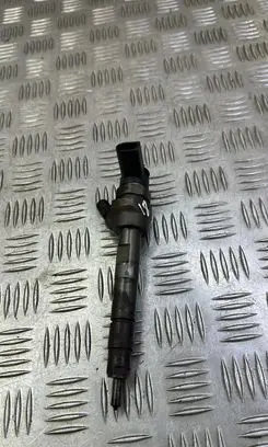 BMW X1 E84 Fuel injector 779844604