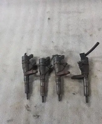 Peugeot 206 Fuel injectors set 0445110076