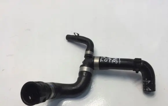 Audi Q2 - Engine coolant pipe/hose 5WA122101S