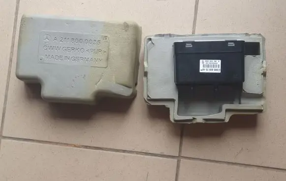 Mercedes-Benz GL X164 Central locking vacuum pump A2118000035 A3510020010 0008002548