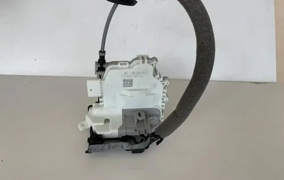 Audi Q5 SQ5 Rear door lock 8X0839015D