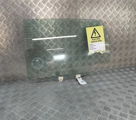 MG ZS Rear door window glass 26022556
