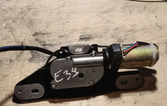 BMW 5 E39 Tailgate/trunk/boot lock/catch/latch 67148362371 8362371