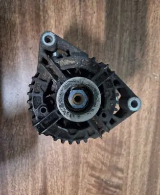 Opel Zafira A Generator/alternator 90561168 0124415003