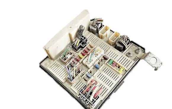 Renault Megane II Fuse module 8200481866-F
