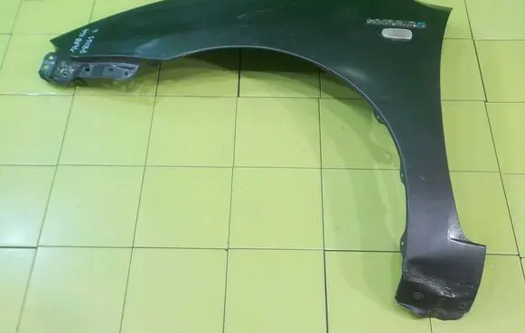 Toyota Prius (XW20) Fender PRZOD LEWY