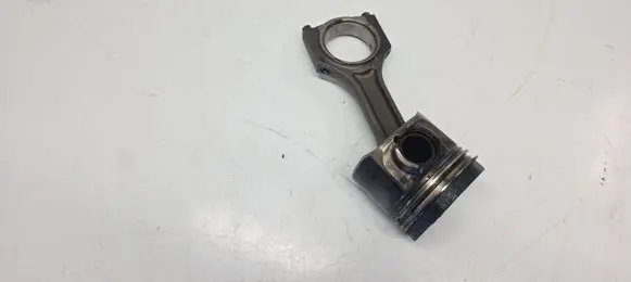 BMW 4 F32 F33 Piston with connecting rod