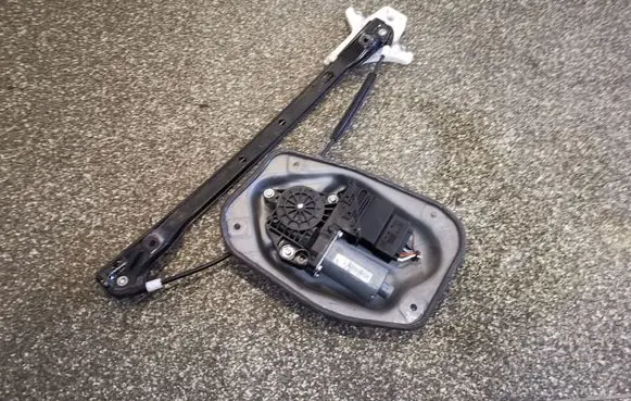 Volkswagen Golf Plus Rear door window regulator with motor 1K4839461A 5M0839461 1K5839461