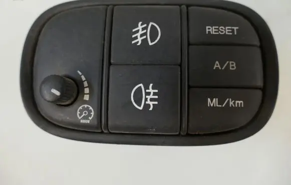 Fog light switch