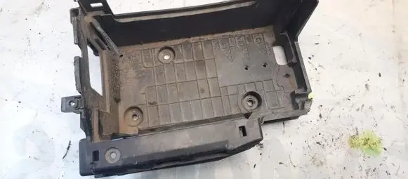 Battery box tray