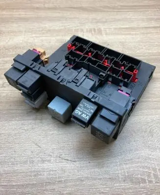 Volkswagen PASSAT B6 Comfort/convenience module 3C8937049AA S3204