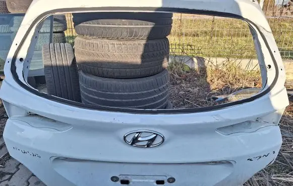 Hyundai Kona I Truck tailgate 