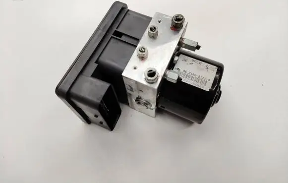 Suzuki Swift II ABS Pump 06210221714 86L0