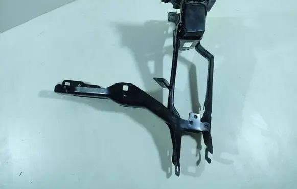 BMW X3 G01 Headlight/headlamp mounting bracket 7400114