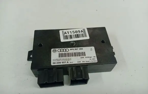 Skoda Octavia Mk2 (1Z) Tow bar relay 8P0907383
