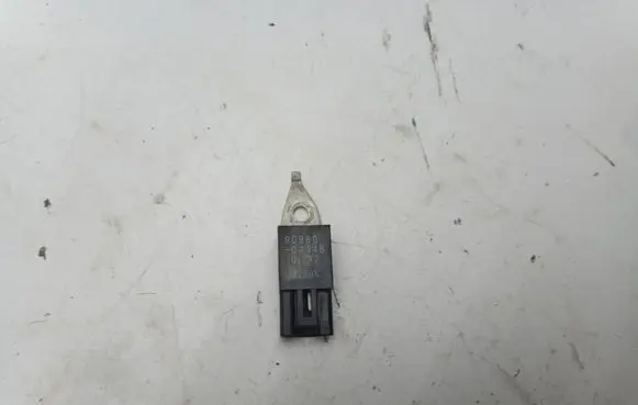 Toyota Yaris Other relay 90980