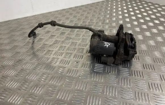BMW 2 F46 Rear brake caliper 6798957