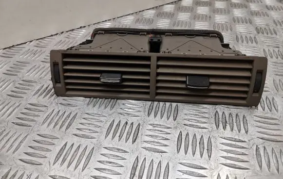 Audi A4 S4 B7 8E 8H Dash center air vent grill 8E0820951H