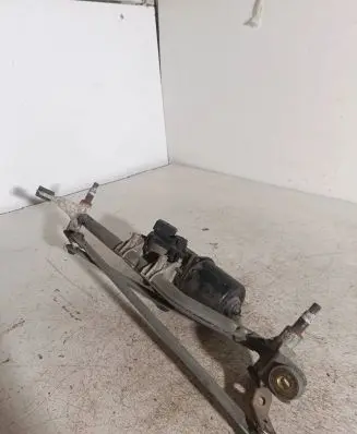 Renault Megane II Front wiper linkage and motor