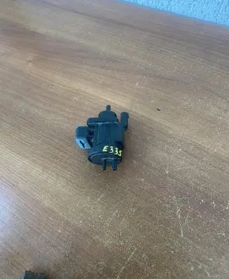 Mercedes-Benz E W210 EGR valve A0005450527 E335