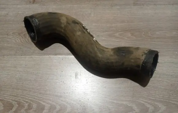 Volvo V70 Intercooler hose/pipe
