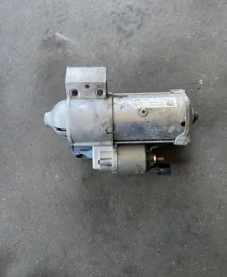 BMW 5 G30 G31 Starter motor 8671504