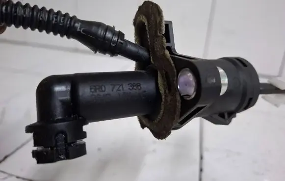 Skoda Roomster (5J) Clutch master cylinder 6R0721388