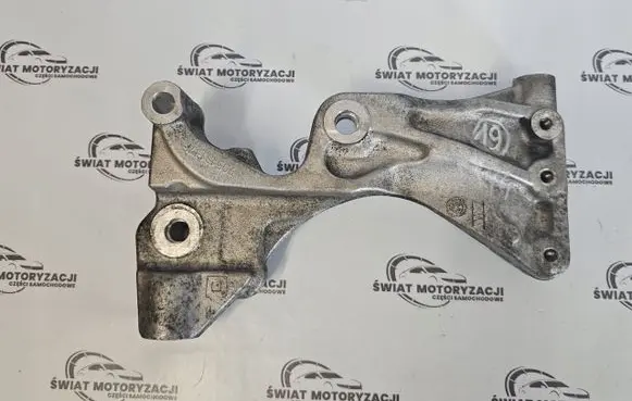 Chrysler Voyager Generator/alternator bracket 90513137F