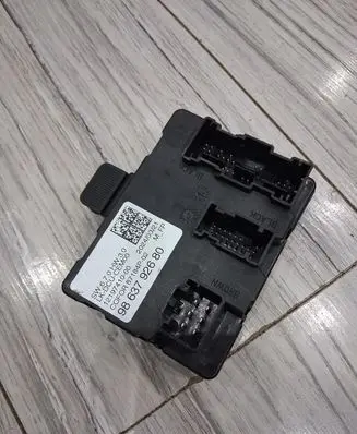 Peugeot 308 Door control unit/module 9863792680