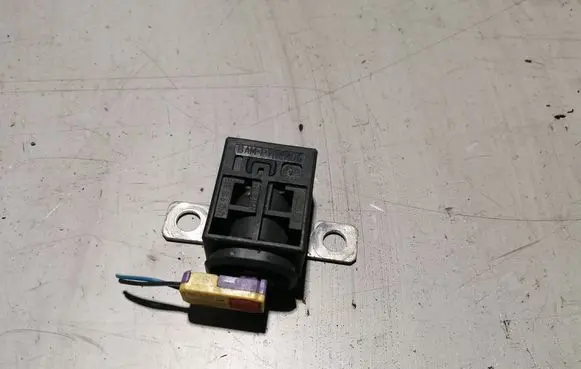 Audi A6 S6 C6 4F Battery relay fuse 4F0915519