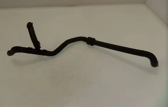 Volkswagen PASSAT B6 Engine coolant pipe/hose 122157D