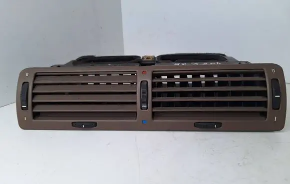 BMW 7 E38 Dash center air vent grill 8370320 8390111
