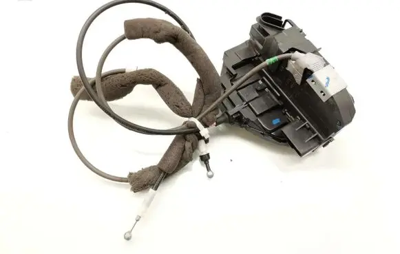 Nissan Juke I F15 Front door lock