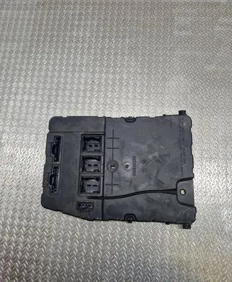 Renault Megane II Comfort/convenience module 8200780028 07304 8118600340J
