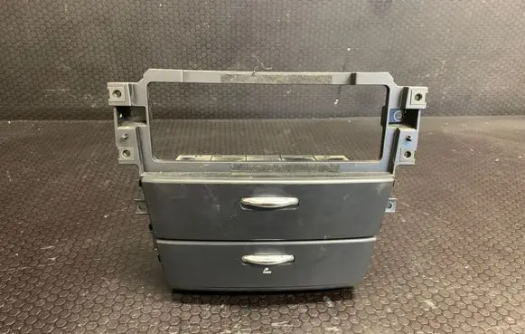 KIA Sorento Dashboard storage box/compartment 845703E00
