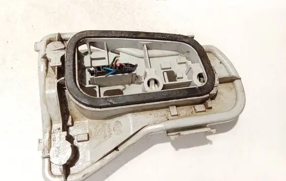 Volkswagen Polo IV 9N3 Tail light bulb cover holder 965352