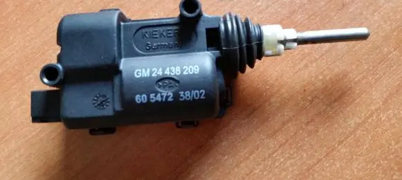 Opel Vectra C Central locking motor 24438209 605472