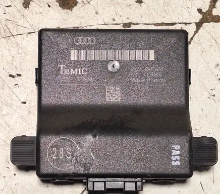 Skoda Octavia Mk2 (1Z) Gateway control module 1K0907530F 030905 1K0907951