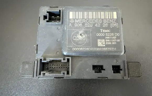 Mercedes-Benz Vito Viano W639 Door control unit/module A9068204226 00005226D0