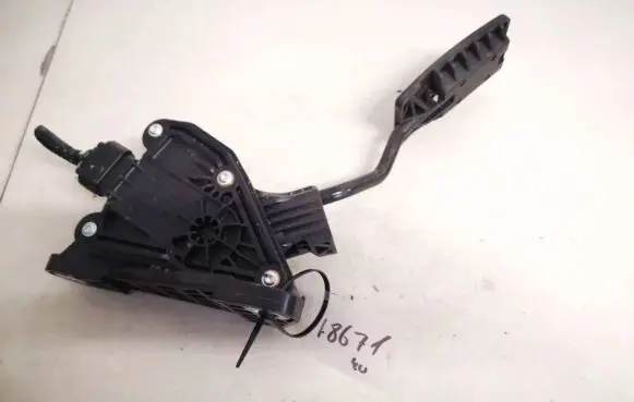 Honda CR-V Accelerator throttle pedal