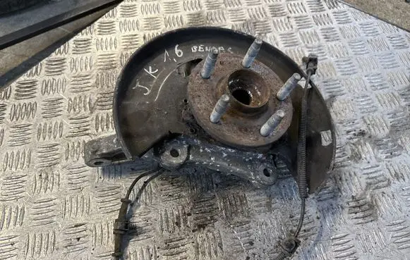 Opel Astra J Front wheel hub