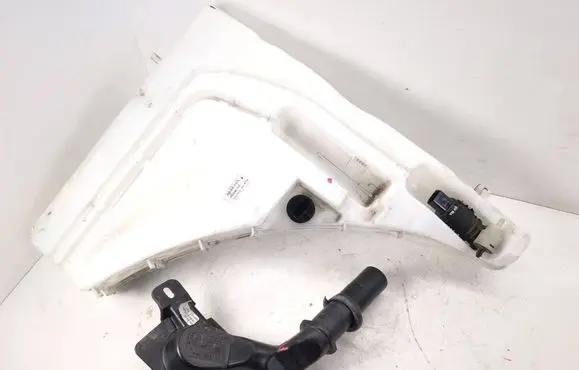 Audi Q7 4M Windshield washer fluid reservoir/tank 4M0955449D 4M0955463