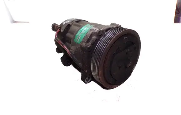 Volkswagen Transporter - Caravelle T4 Air conditioning (A/C) compressor (pump) 7D0820805