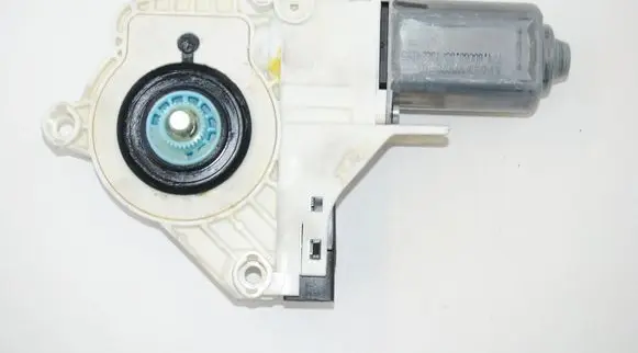 Toyota Auris 150 Front door window regulator motor AH2215B553AA