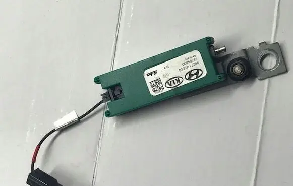 Hyundai Grandeur Aerial antenna amplifier 962713L500
